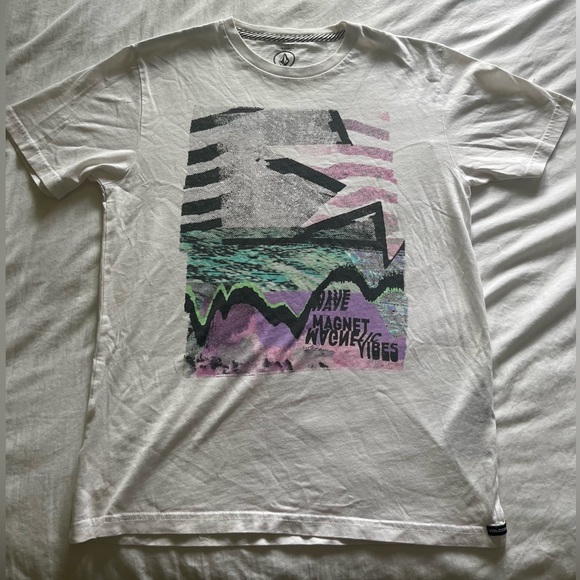 Volcom Youth Large White Wave Magnet Vibes Tee Shirt - Picture 1 of 3